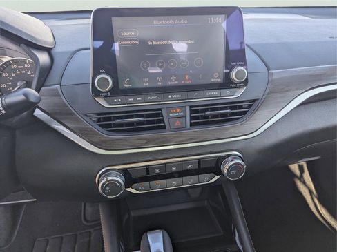 Used 2023 Nissan Altima 2.5 SV image 15