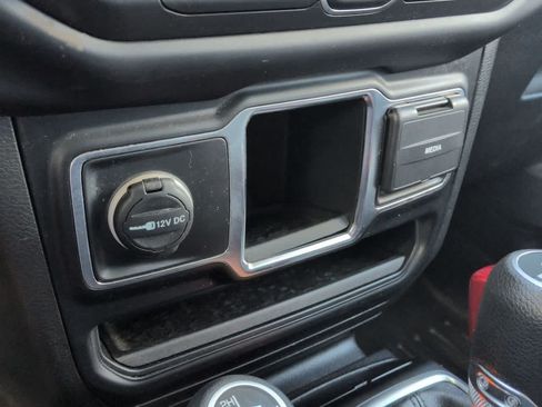 Used 2019 Jeep Wrangler Unlimited Sport AWD/4WD image 29