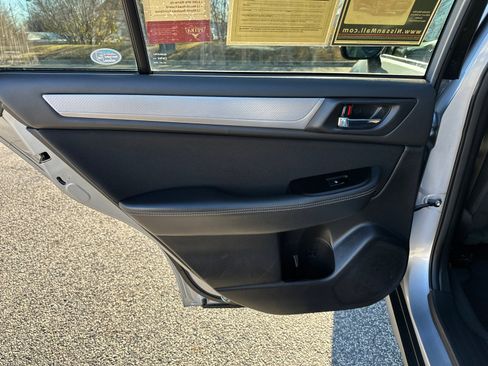 Used 2018 Subaru Outback 2.5i Premium image 22