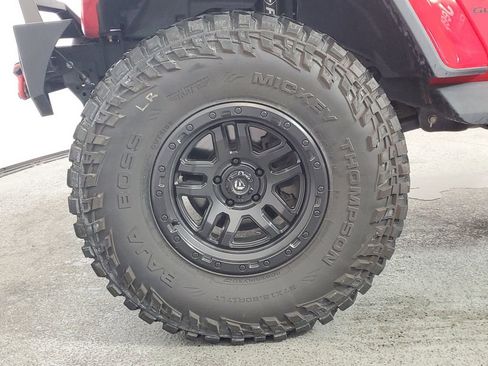 Used 2021 Jeep Gladiator Overland image 8