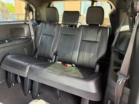 Used 2019 Dodge Grand Caravan GT FWD image 32