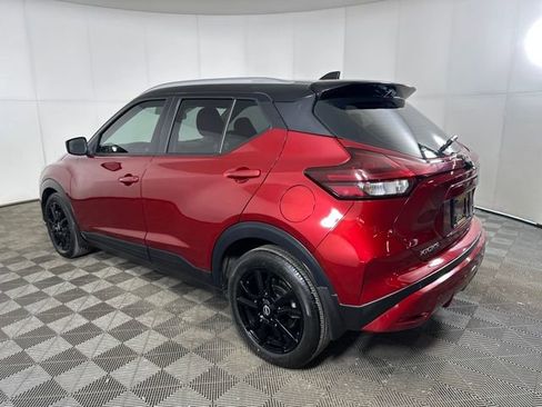 Used 2022 Nissan Kicks SV image 5