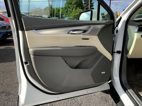 Used 2022 Cadillac XT5 Premium Luxury image 23
