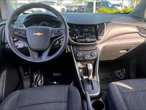 Used 2020 Chevrolet Trax LT FWD image 21