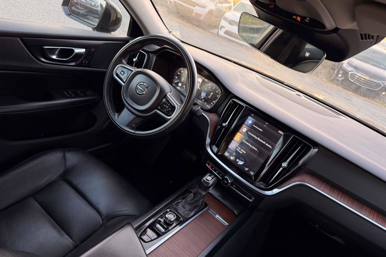 Used 2020 Volvo S60 T6 Momentum AWD/4WD image 14