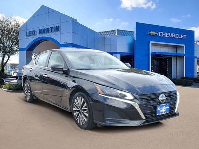 Used 2024 Nissan Altima 2.5 SV
