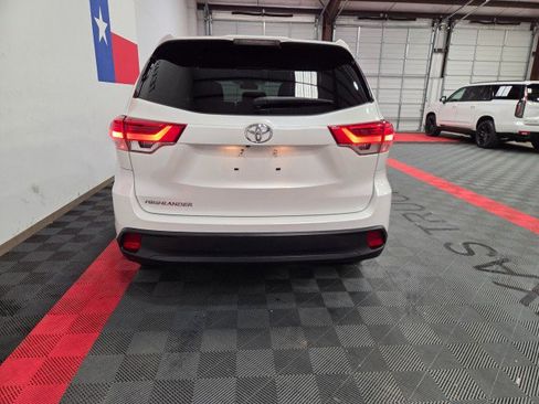 Used 2019 Toyota Highlander LE image 23
