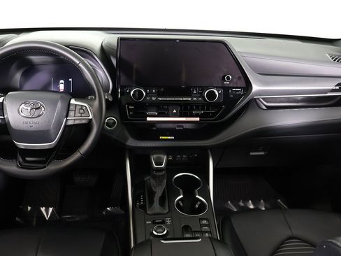 Used 2025 Toyota Highlander XSE image 49