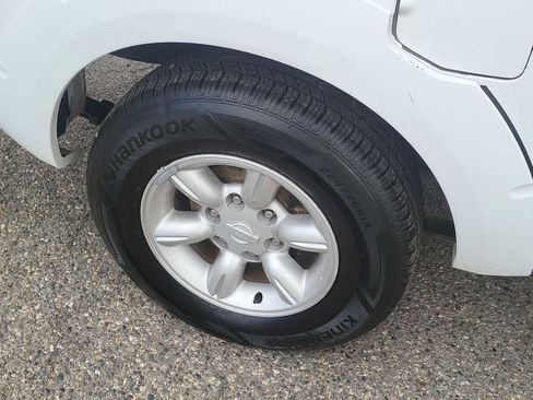 Used 2003 Nissan Frontier XE w/ Value Truck Pkg image 9