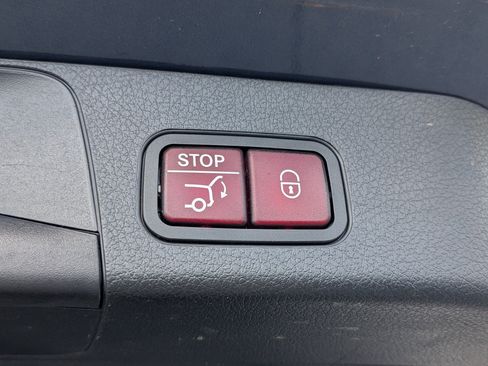 Used 2020 Mercedes-Benz GLB 250 4MATIC image 16