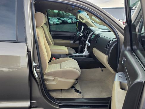 Used 2009 Toyota Tundra Crew Max Limited 5.7L image 23