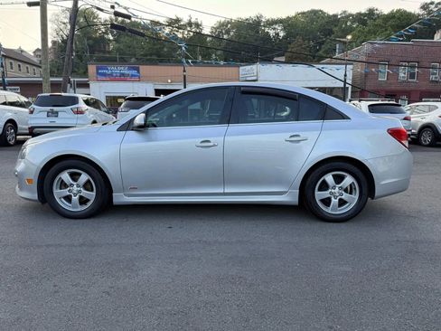 Used 2016 Chevrolet Cruze LT w/ Sun And Sound Package image 4