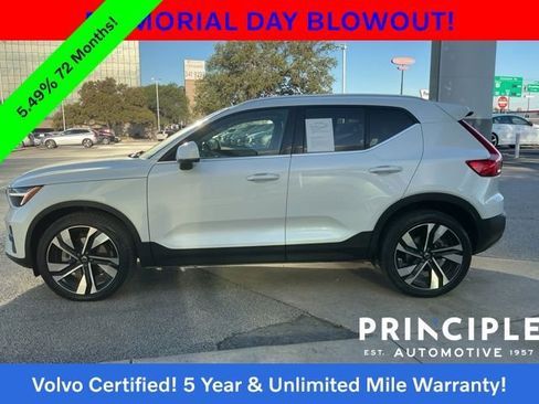 Certified 2023 Volvo XC40 B5 Plus w/ Driver Assist Package AWD/4WD image 9