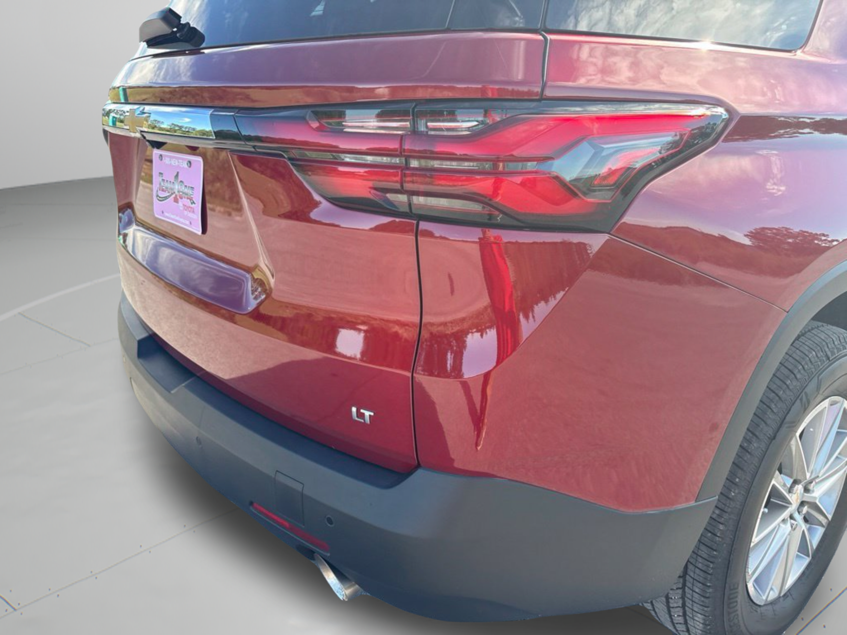 Used 2023 Chevrolet Traverse LT FWD image 26