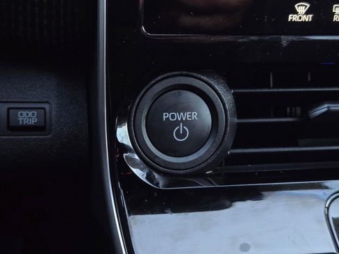 Certified 2025 Toyota bZ4X FWD image 18