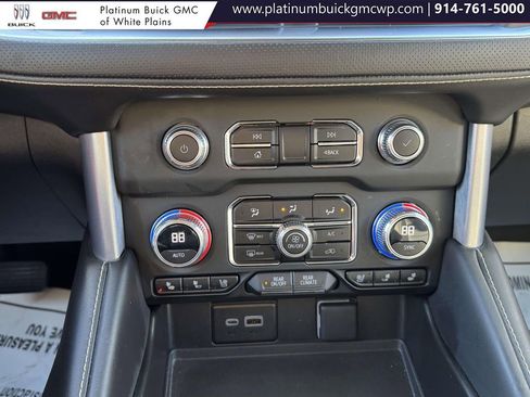 Used 2023 GMC Yukon SLT w/ SLT Luxury Package image 27
