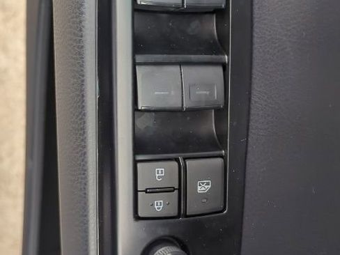 Used 2025 Toyota Camry SE image 16