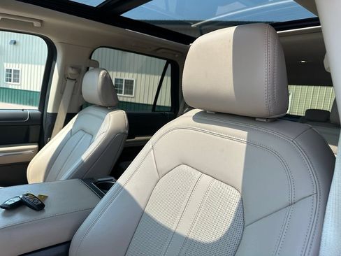 Used 2024 Ford Expedition Limited AWD/4WD image 13