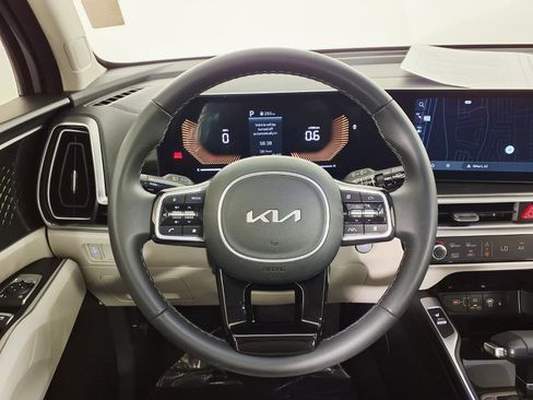 Used 2024 Kia Sorento S w/ Panoramic Sunroof Package FWD image 16