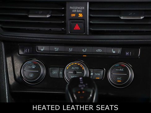 Used 2024 Volkswagen Jetta SE w/ Panoramic Sunroof Package image 20