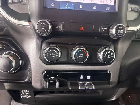 Used 2024 RAM 2500 Big Horn image 17