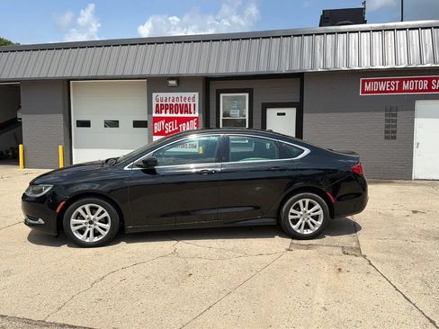 Used 2015 Chrysler 200 Limited w/ Convenience Group FWD image 2