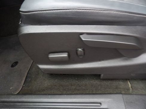 Used 2017 Chevrolet Colorado Z71 image 30