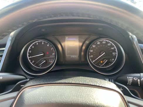Used 2023 Toyota Camry SE image 14