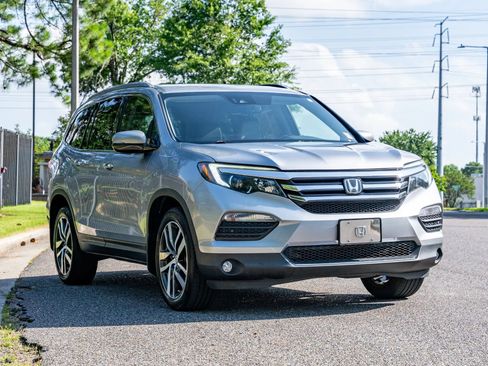 Used 2017 Honda Pilot Elite image 3
