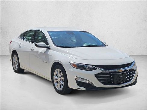 Used 2025 Chevrolet Malibu LT FWD image 3