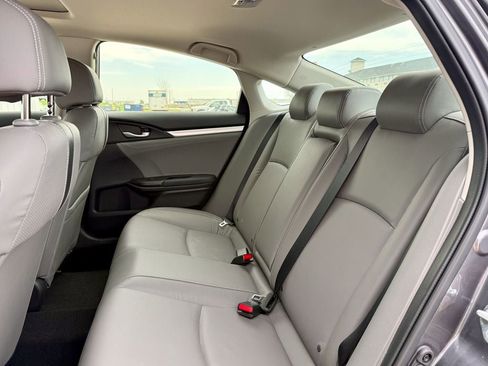 Used 2018 Honda Civic Touring image 12