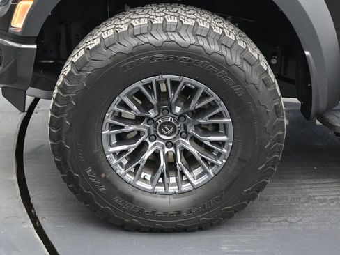 Used 2023 Ford F150 Raptor w/ Raptor Carbon Fiber Package image 34