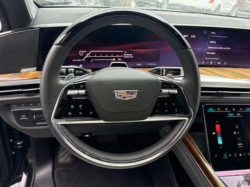 Used 2025 Cadillac Escalade Sport Platinum AWD/4WD image 30
