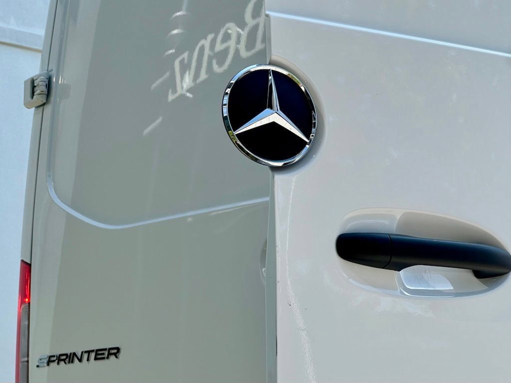 Used 2025 Mercedes-Benz Sprinter 2500 image 7