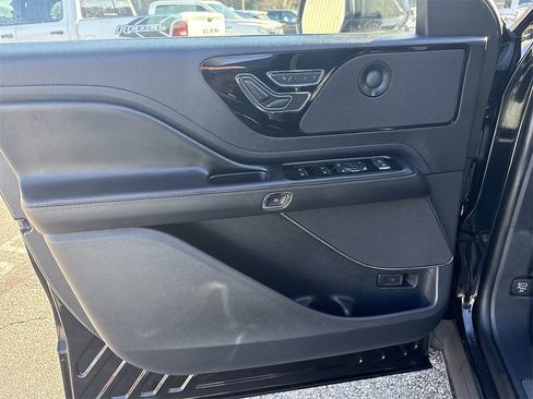 Used 2025 Lincoln Aviator Reserve w/ Illumination Package image 10