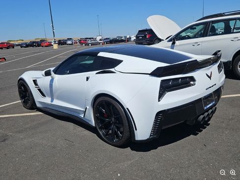 Used 2019 Chevrolet Corvette Grand Sport RWD image 3