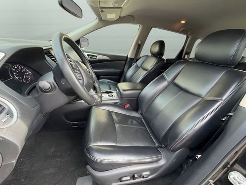 Used 2019 Nissan Pathfinder SL image 10
