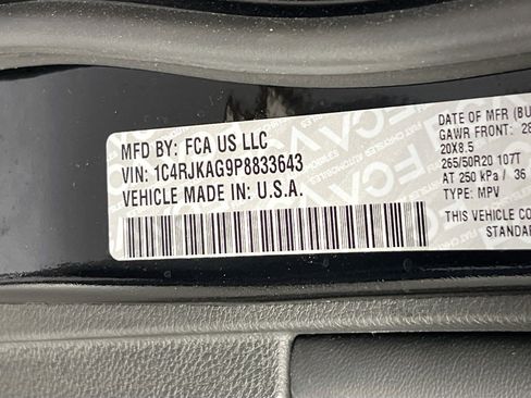 Used 2023 Jeep Grand Cherokee L Laredo image 33