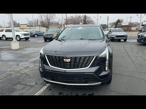 Certified 2023 Cadillac XT4 Premium Luxury w/ Cold Weather Package image 3