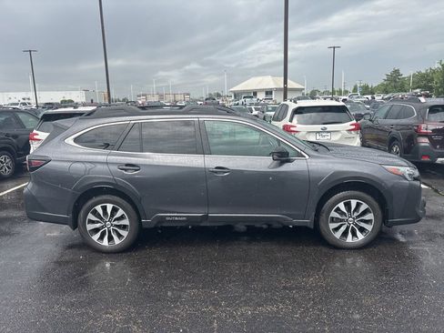 Used 2023 Subaru Outback Limited AWD/4WD image 2