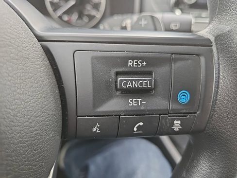 Used 2024 Nissan Rogue SV image 16