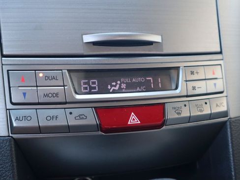 Used 2011 Subaru Outback 2.5i Limited w/ PWR Moonroof Pkg AWD/4WD image 68