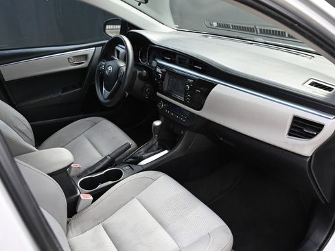 Used 2015 Toyota Corolla LE FWD image 15