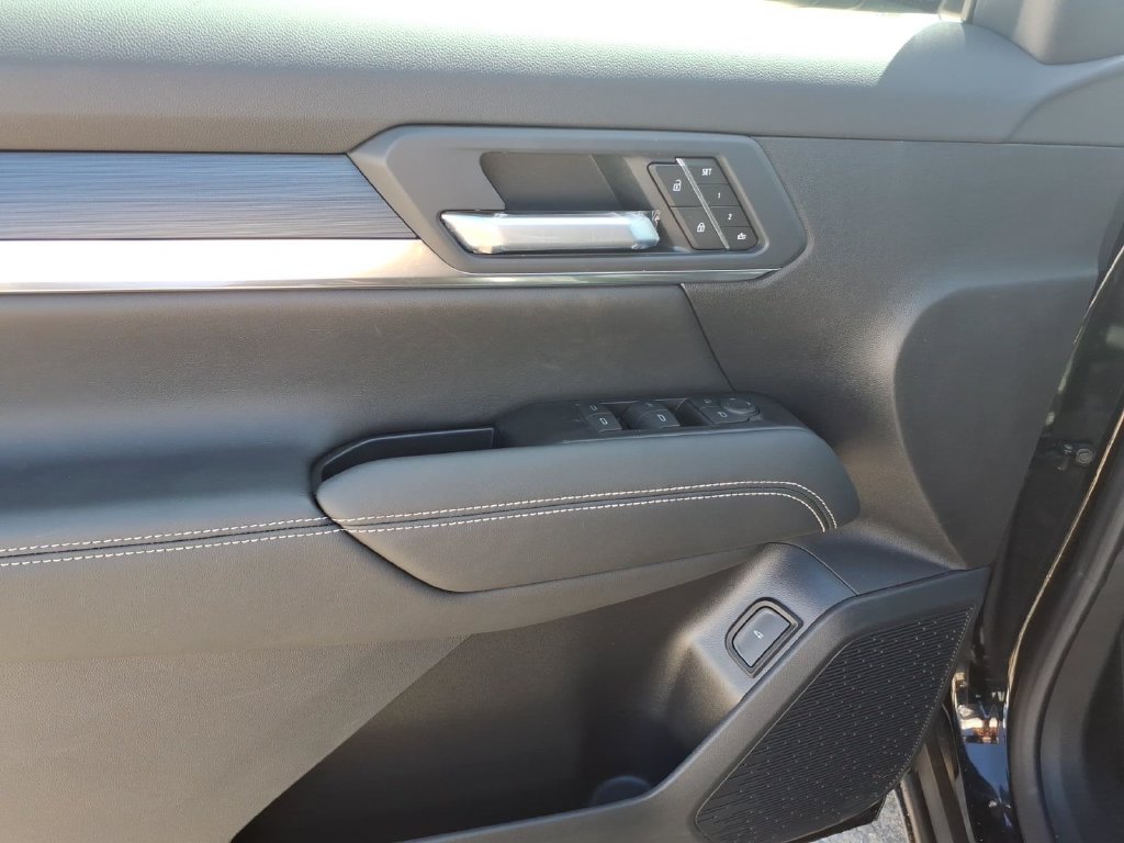 New 2027 GMC Terrain Elevation w/ Elevation Premium Package FWD image 12