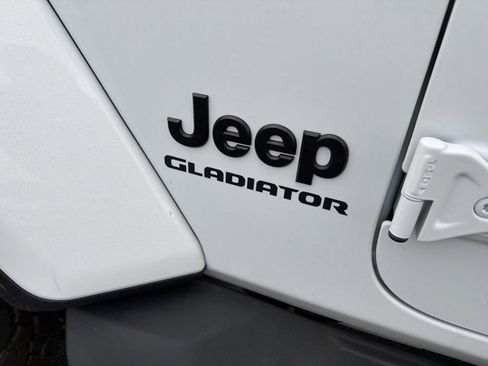 Used 2022 Jeep Gladiator Sport AWD/4WD image 18