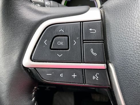 Used 2025 Toyota Highlander XLE AWD/4WD image 22