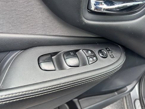 Used 2022 Nissan Murano S AWD/4WD image 15
