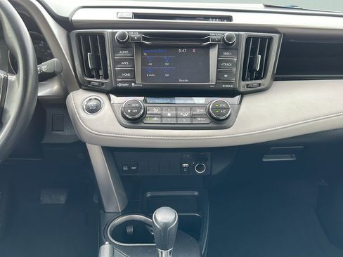 Used 2017 Toyota RAV4 XLE FWD image 14