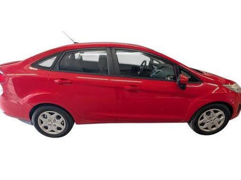 Used 2012 Ford Fiesta SE w/ Super Fuel Economy Pkg FWD image 7