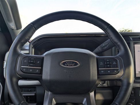 Used 2024 Ford F250 Lariat w/ Chrome Package image 24